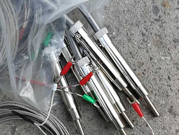 �y(c��)��̽�^